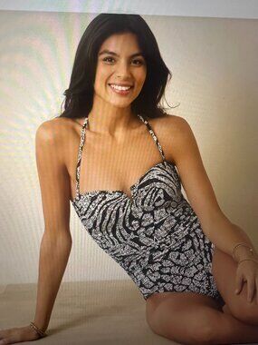 TOMMY BAHAMA Playa Brava V-Front Bandeau One-Piece Swimsuit